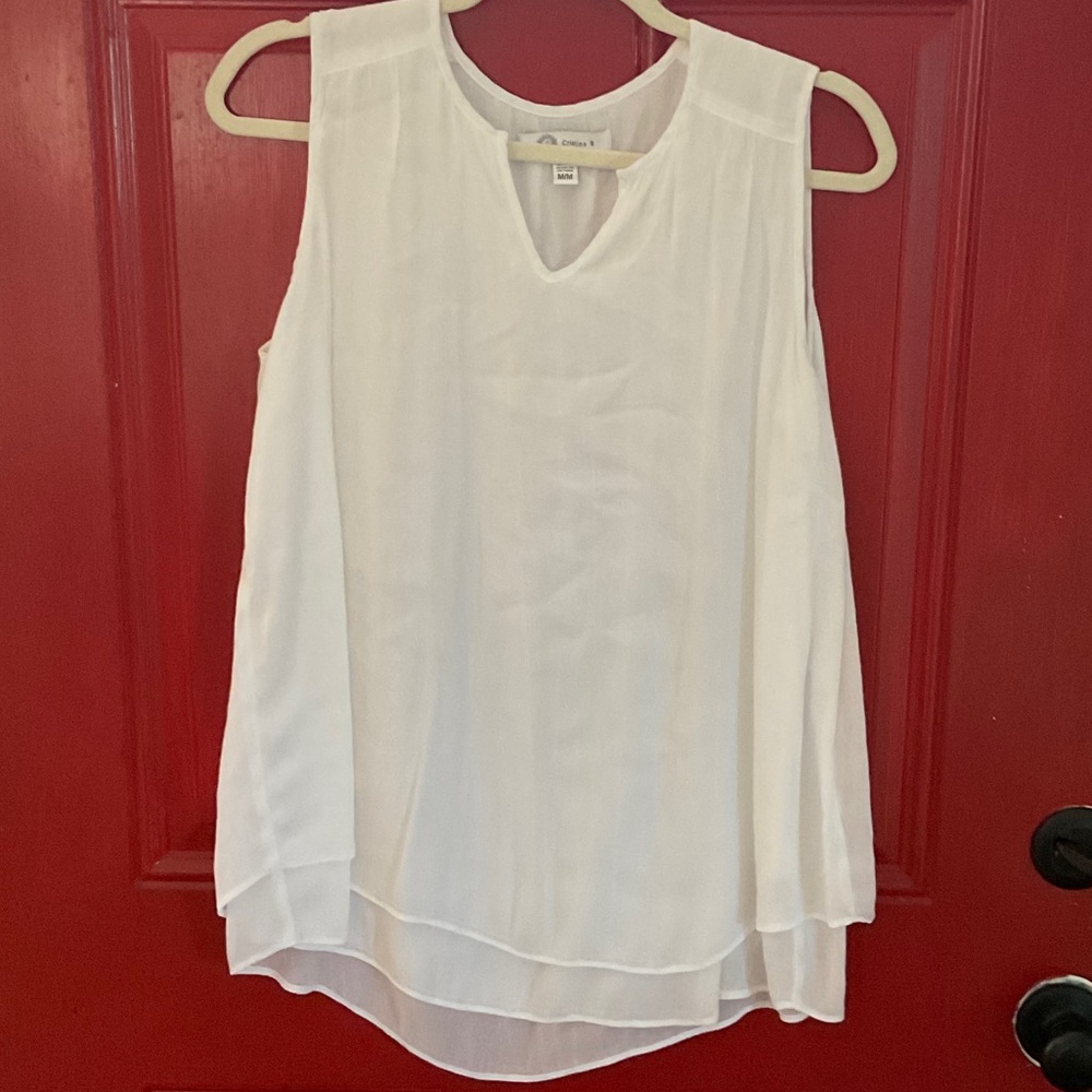 Elegant White Sleeveless Blouse
